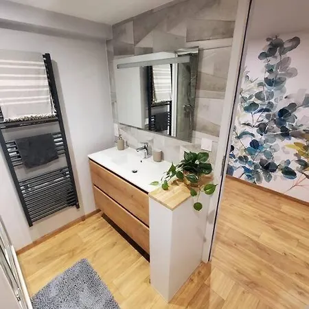 Sur Le Chemin Du Cens